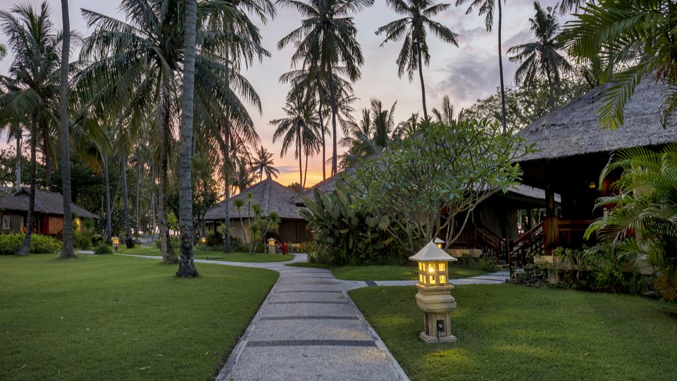 Merumatta Hotel Senggigi X Ekajaya Fast Boat (For 2 Pax)